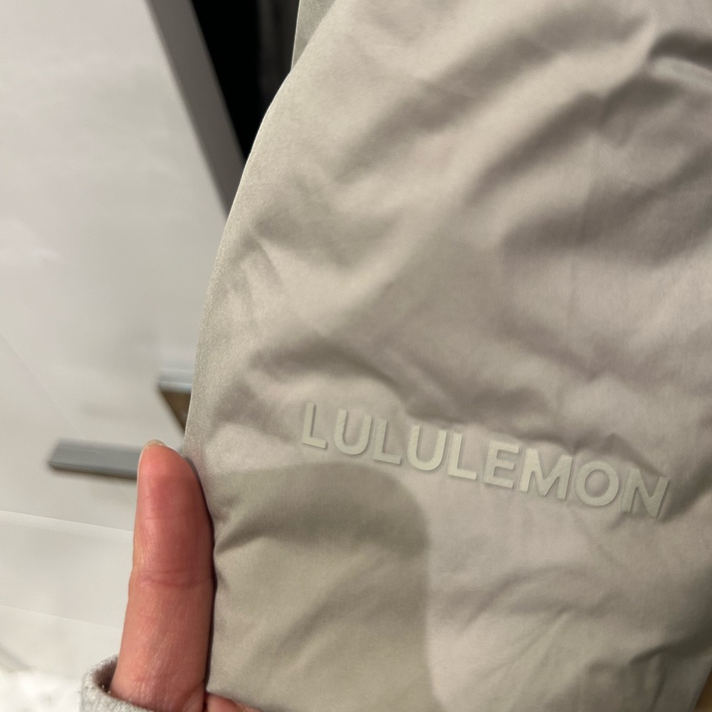 Lululemon Insulated Trench in Raw Linen, size 6 - Picture 8 of 13